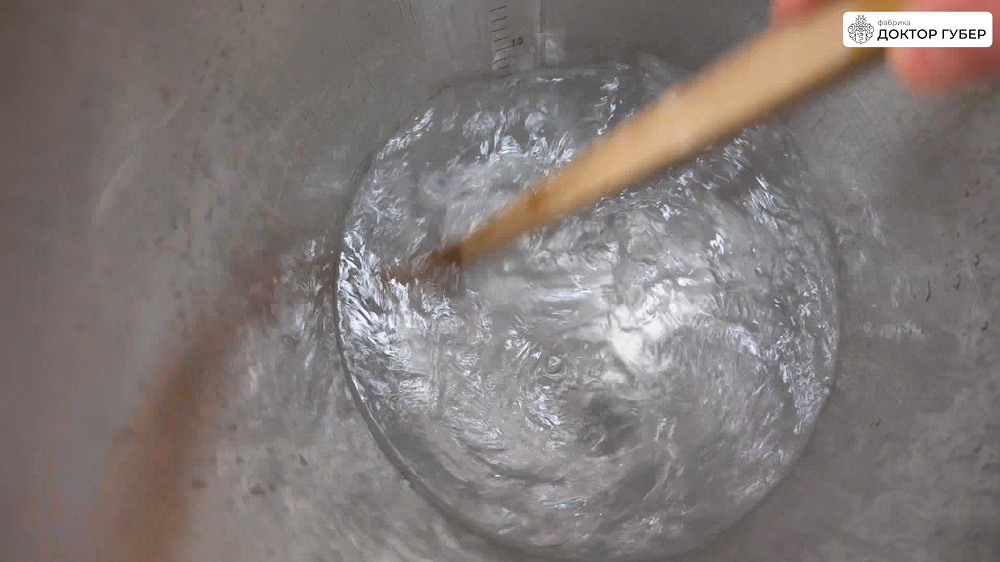 Перемешивание водно-спиртовой смеси