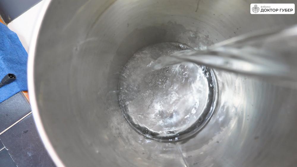 Смешиваем дистиллят с водой