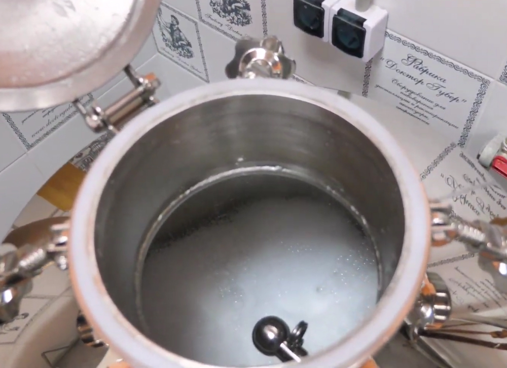 Пена в ЦКТ после первого цикла замывки