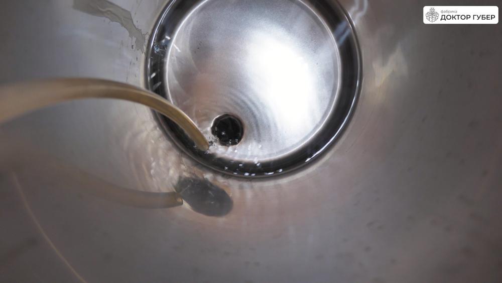 Собираем спирт-сырец в пищевую нержавеющую емкость