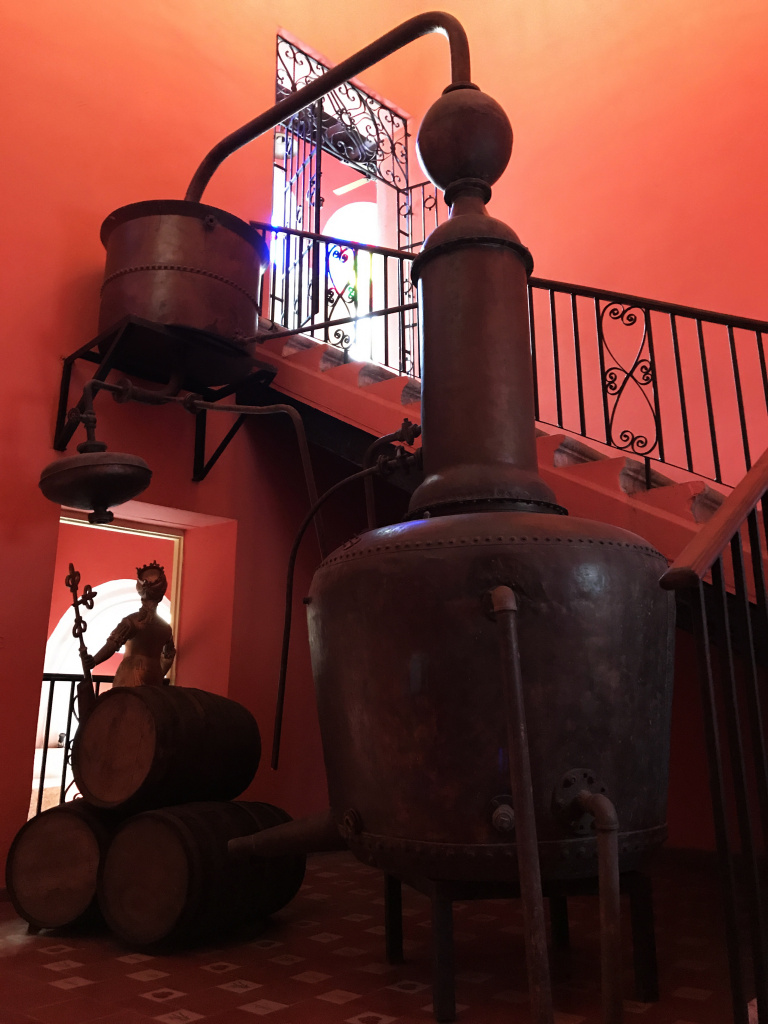 самогонный аппарат в музее Havana Club