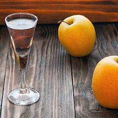 Плодово-ягодное сырье в производстве крепких алкогольных напитков