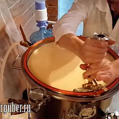 Как нарезать сырный сгусток